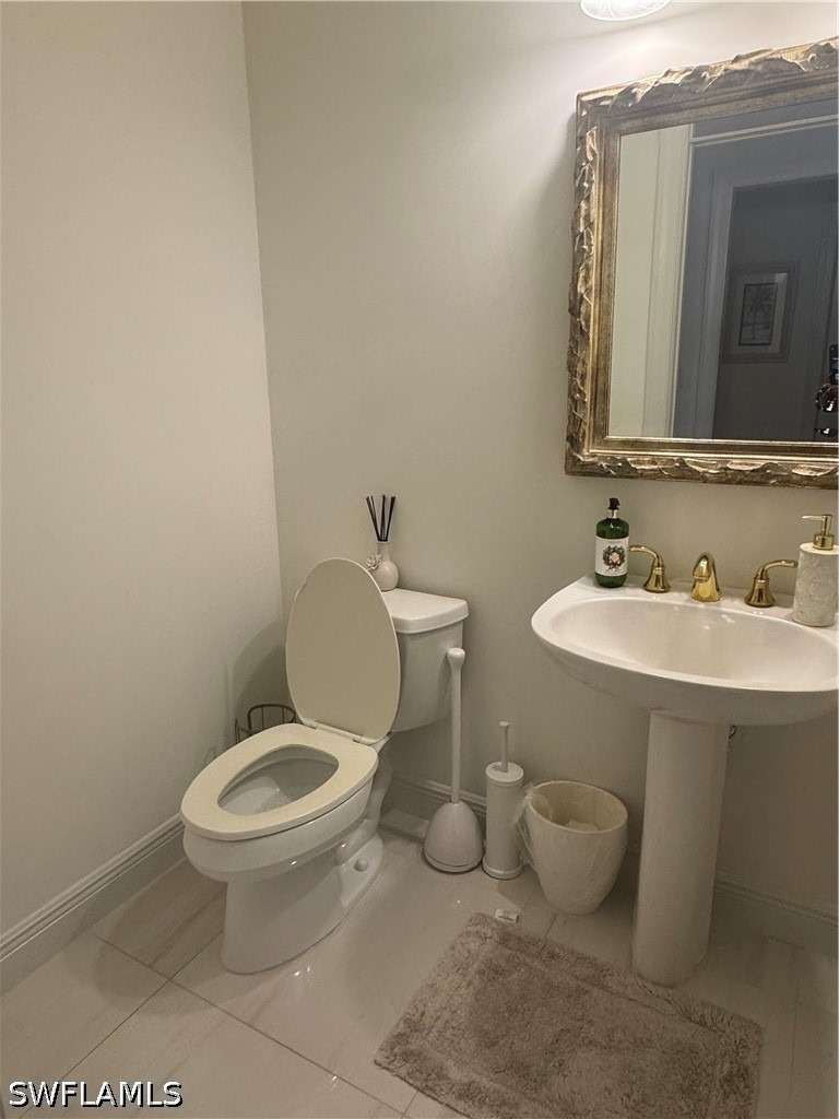 562 Laguna Royale Boulevard - Photo 12