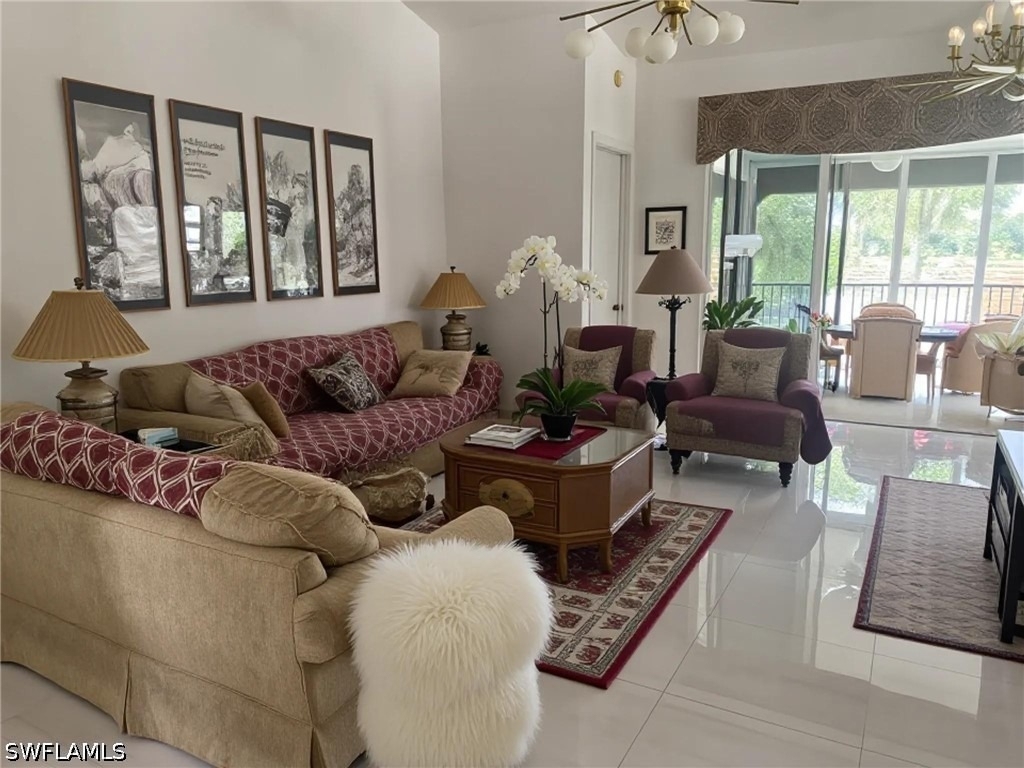 562 Laguna Royale Boulevard - Photo 5