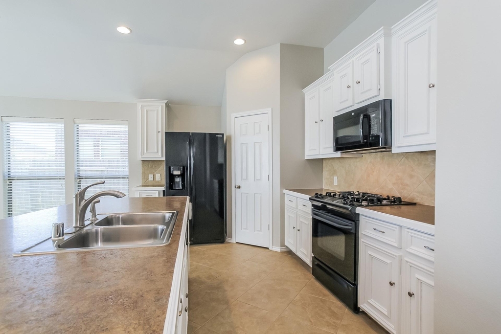 2703 Facet Creek Drive - Photo 6