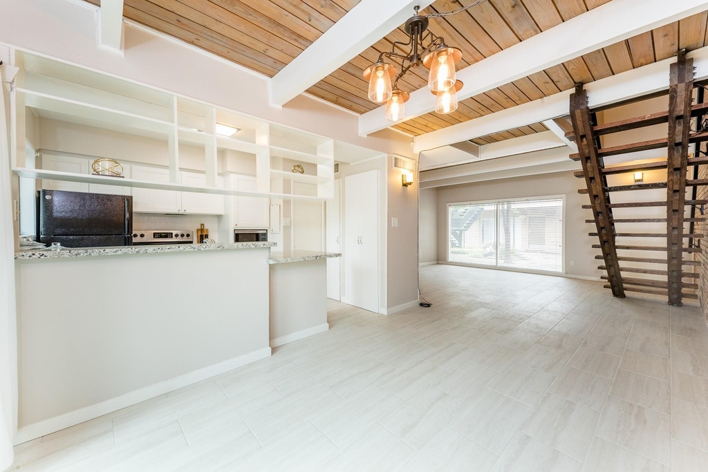 3809 N Braeswood Boulevard - Photo 4
