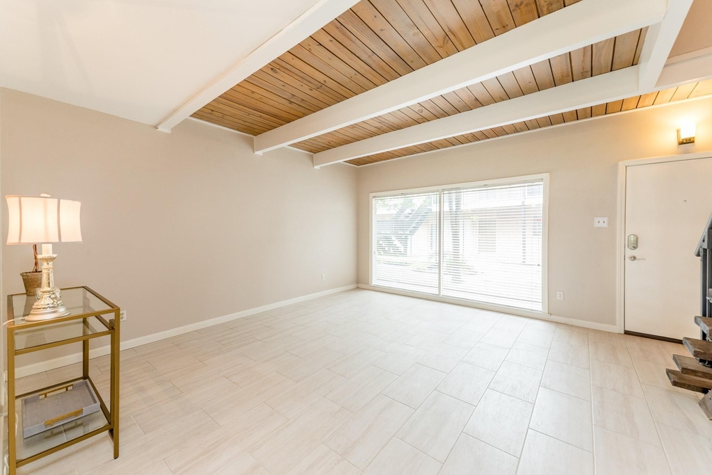 3809 N Braeswood Boulevard - Photo 3