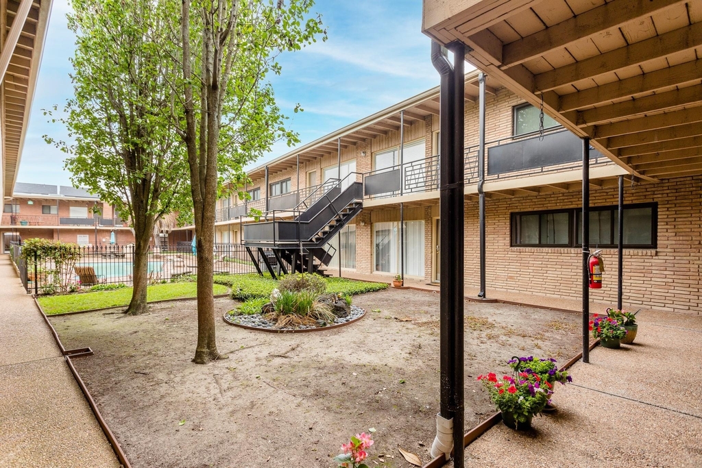 3809 N Braeswood Boulevard - Photo 20