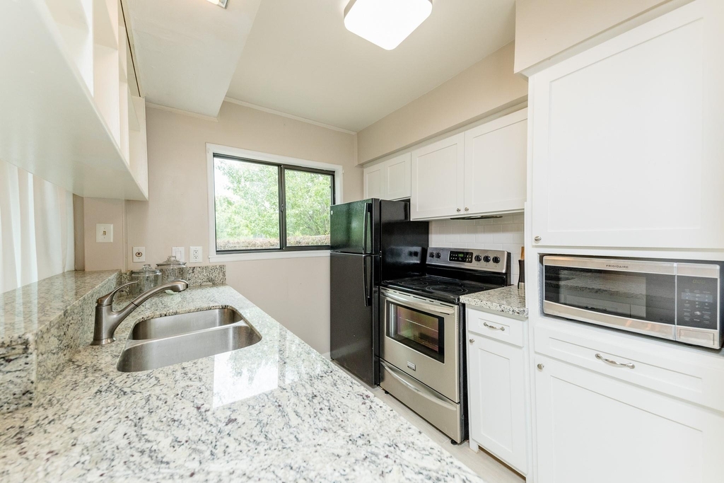 3809 N Braeswood Boulevard - Photo 7