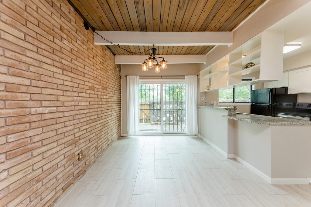 3809 N Braeswood Boulevard - Photo 5
