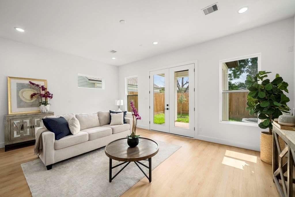5516 Hardy Street - Photo 5