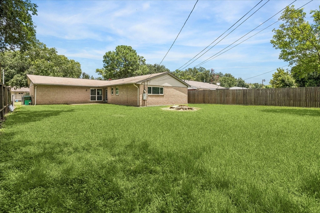 5827 Southminster Drive - Photo 4