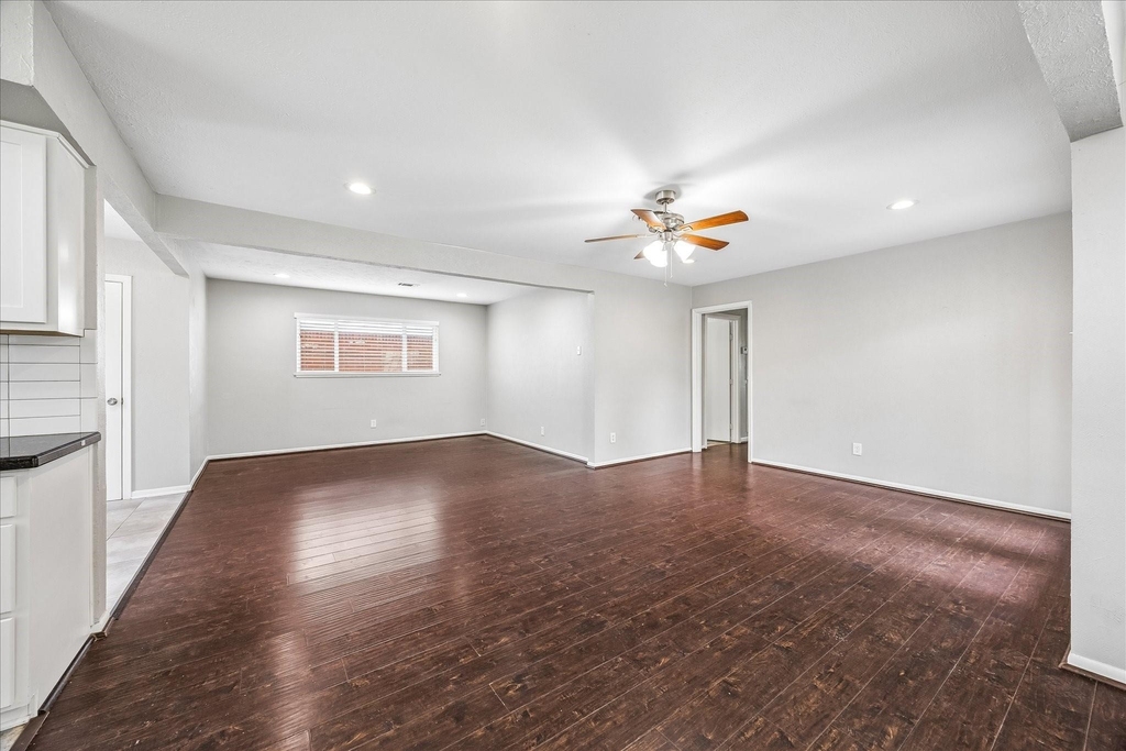 5827 Southminster Drive - Photo 6
