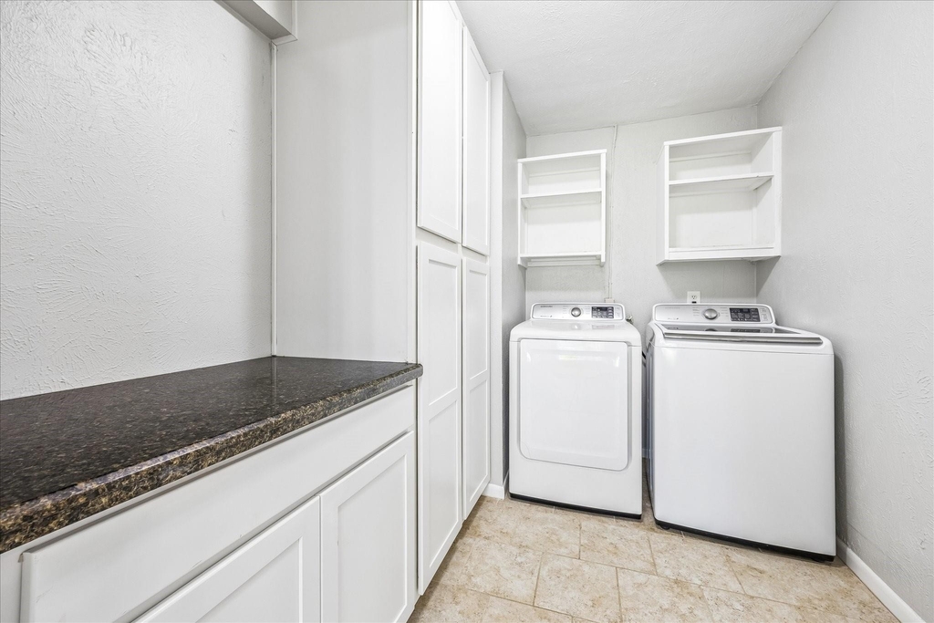 5827 Southminster Drive - Photo 12