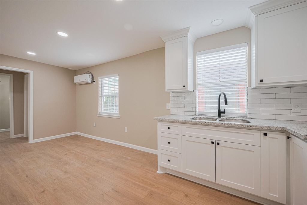 2516 Craigmont Street - Photo 5