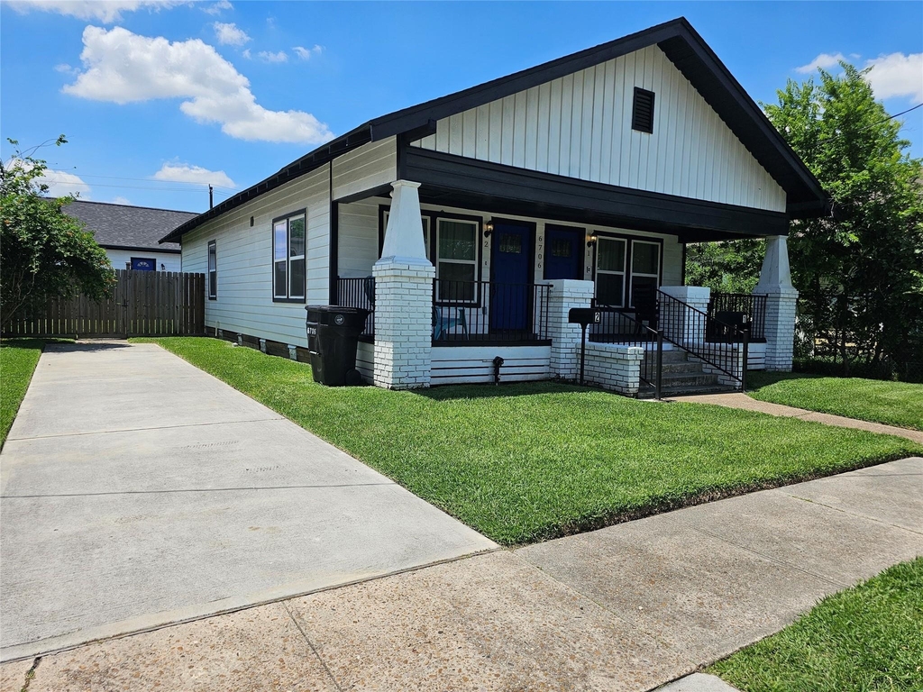 6706 Avenue C - Photo 0