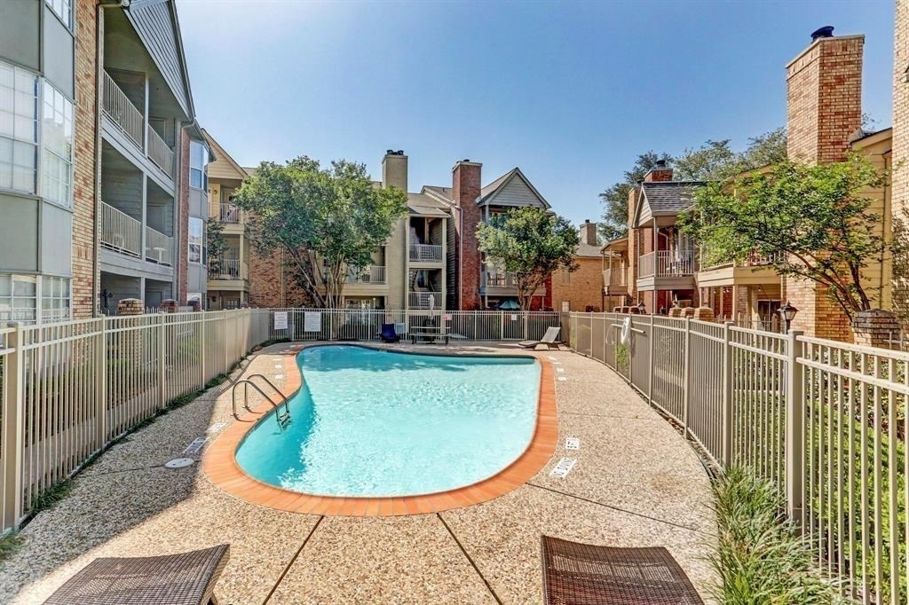 11201 Lynbrook Drive - Photo 2