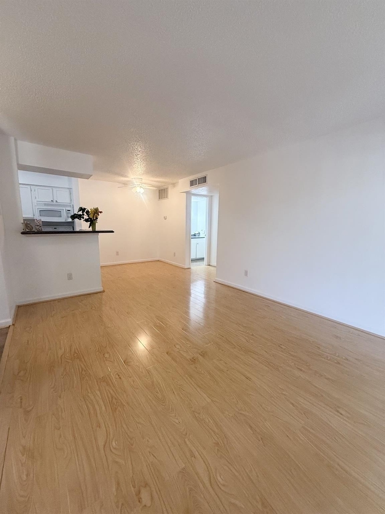11201 Lynbrook Drive - Photo 10