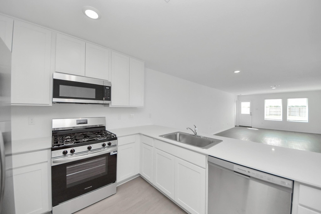 10411 Birds Nest Drive - Photo 11