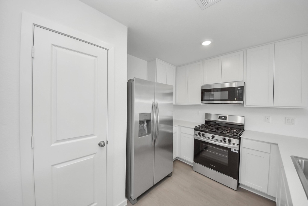 10411 Birds Nest Drive - Photo 10