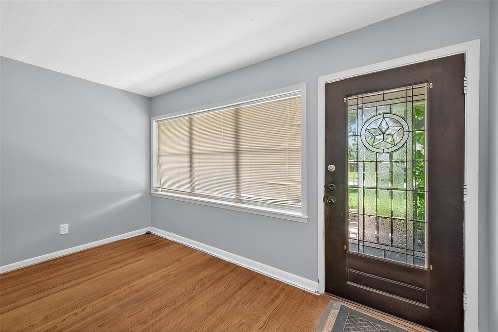 1509 Ronson Road - Photo 1
