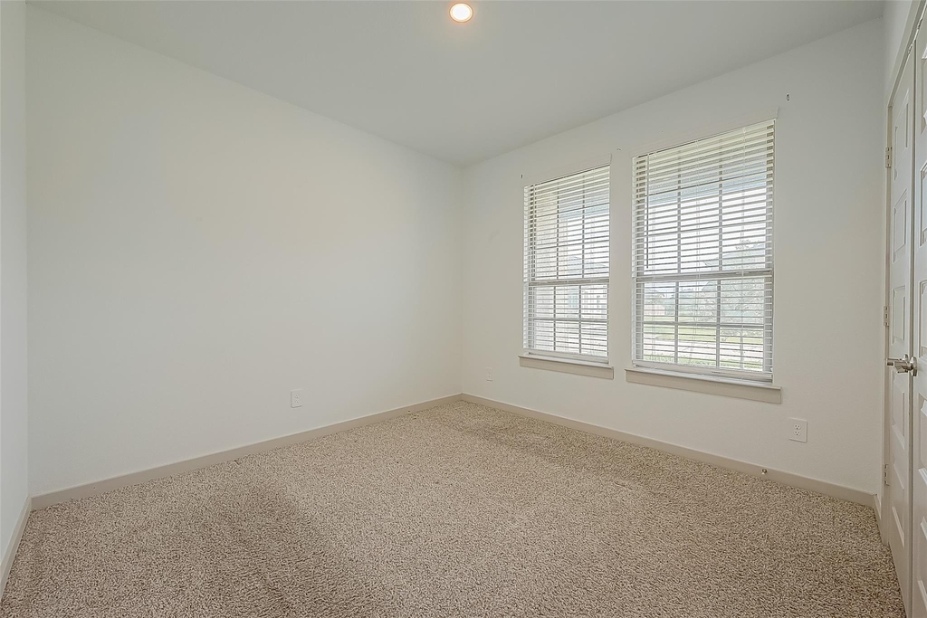 29326 Red Rocks Park Drive - Photo 5