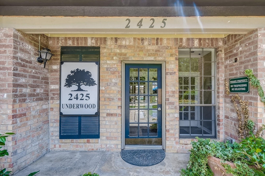 2425 Underwood Street - Photo 0