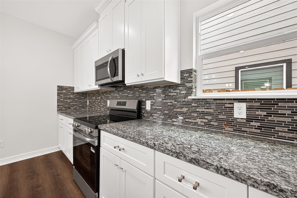 422 4th Street - Photo 6