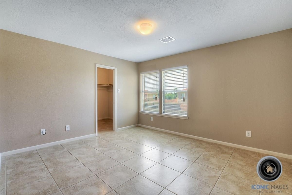 29434 Legends Bluff Drive - Photo 25