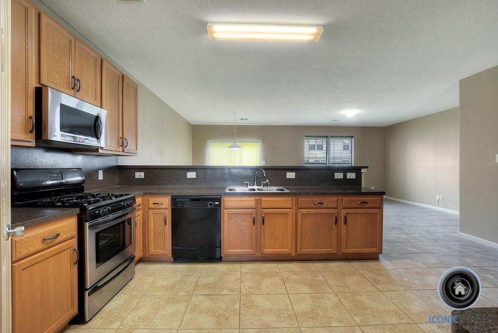 29434 Legends Bluff Drive - Photo 10