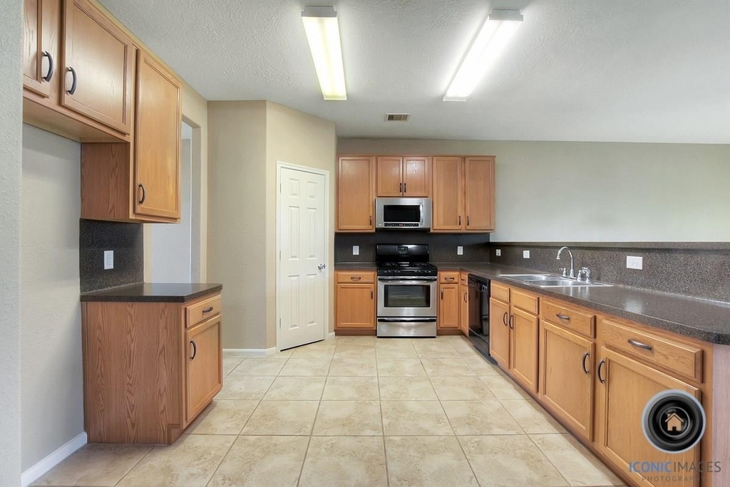 29434 Legends Bluff Drive - Photo 8