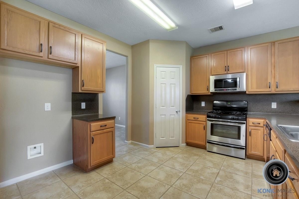 29434 Legends Bluff Drive - Photo 9