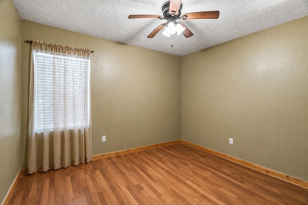 6940 Avenue K - Photo 2