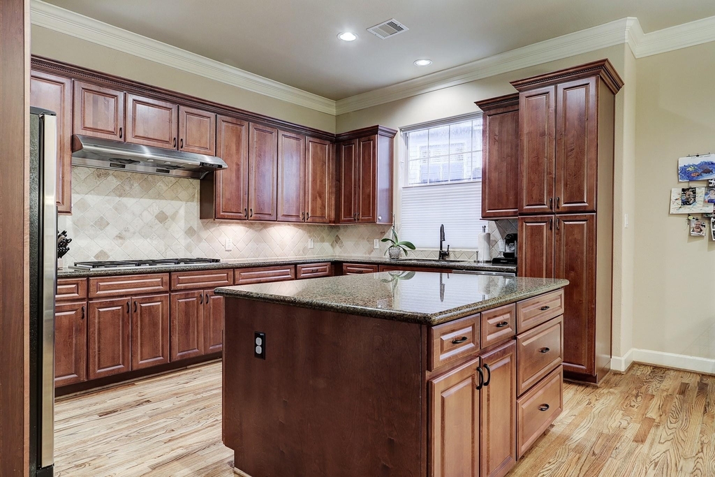6513 Taggart Street - Photo 2