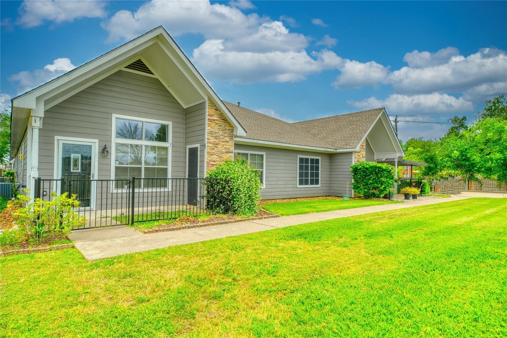 770 Hunt Road - Photo 0