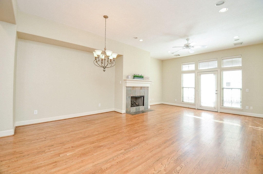 222 Knox Street - Photo 19