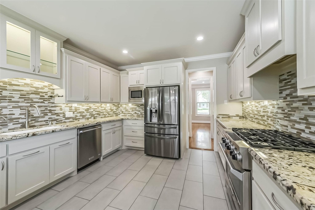 1317 Chantilly Lane - Photo 13