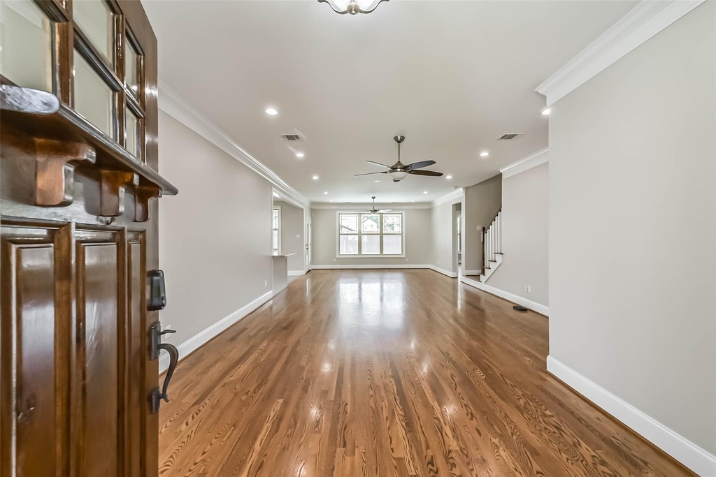 1317 Chantilly Lane - Photo 4