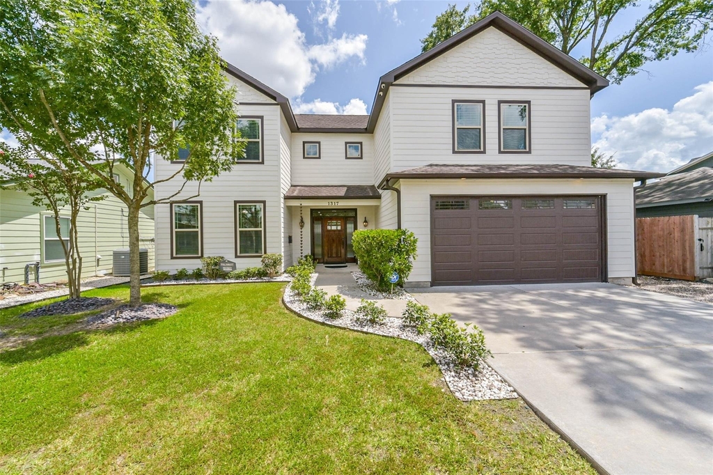 1317 Chantilly Lane - Photo 0
