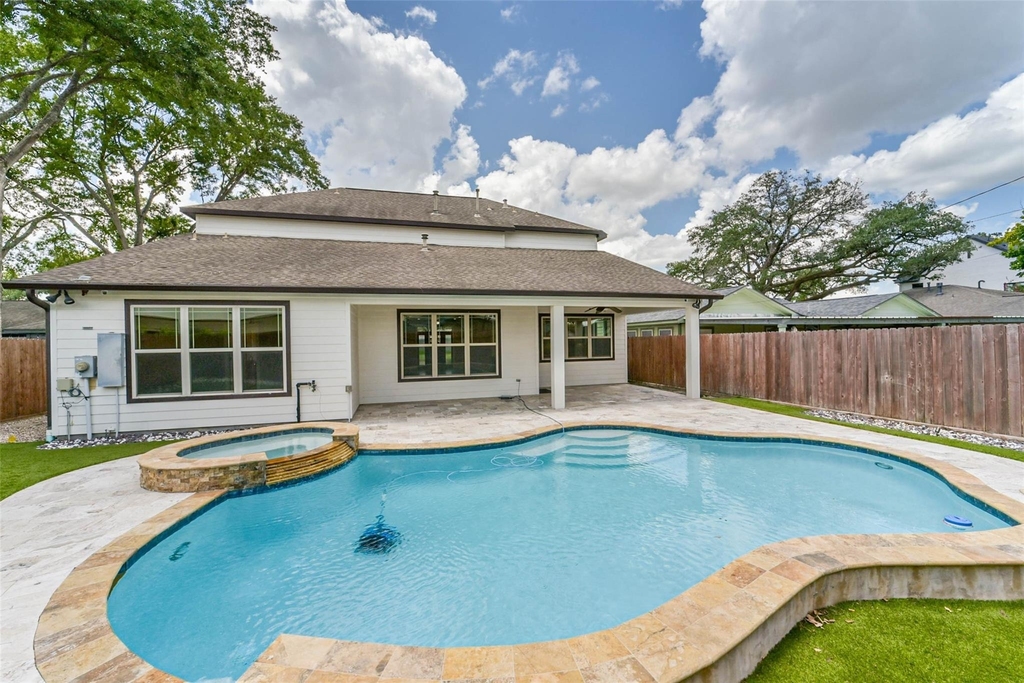 1317 Chantilly Lane - Photo 3