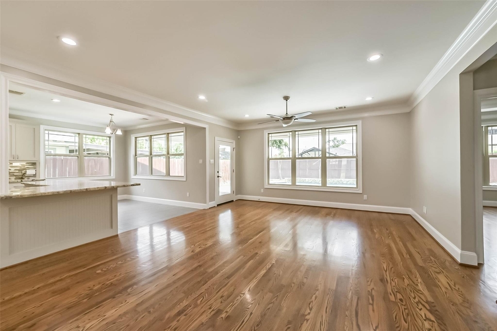 1317 Chantilly Lane - Photo 6