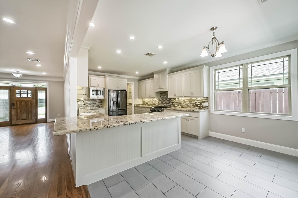 1317 Chantilly Lane - Photo 9