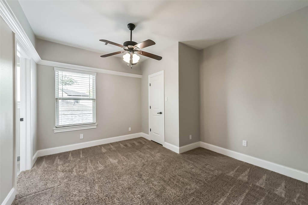 1317 Chantilly Lane - Photo 39