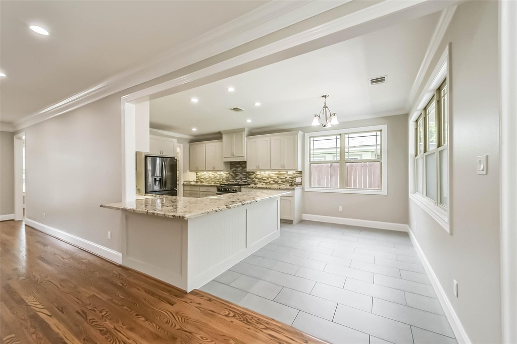 1317 Chantilly Lane - Photo 8