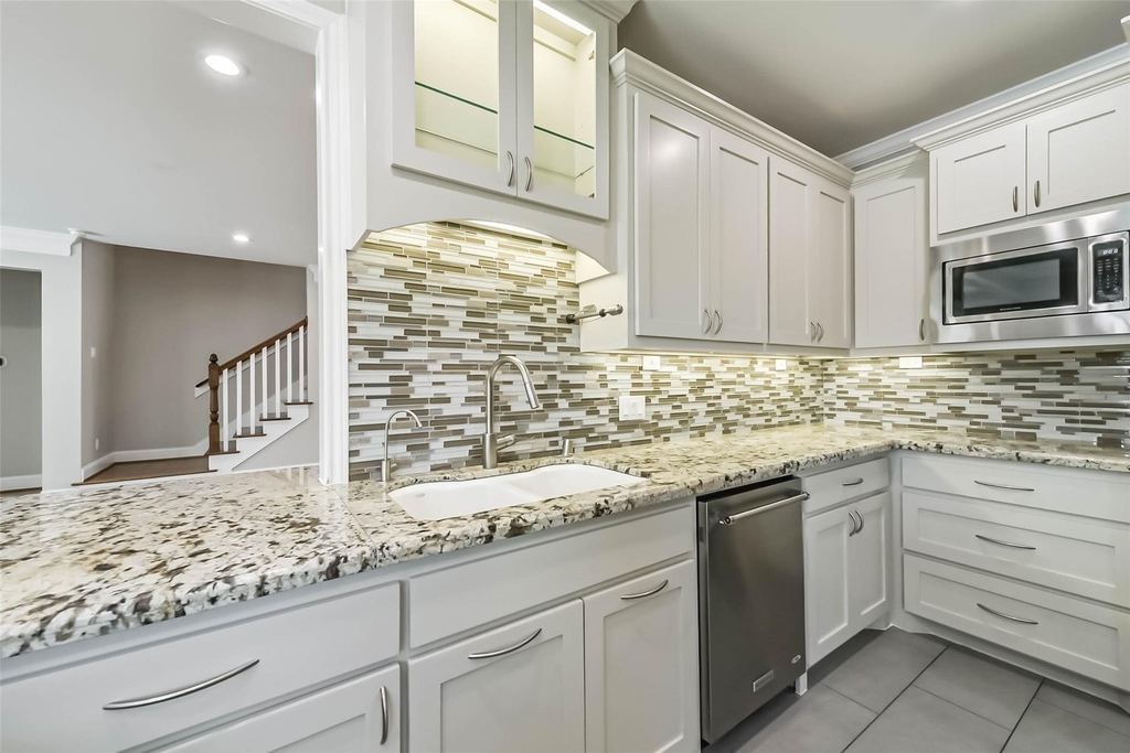 1317 Chantilly Lane - Photo 12