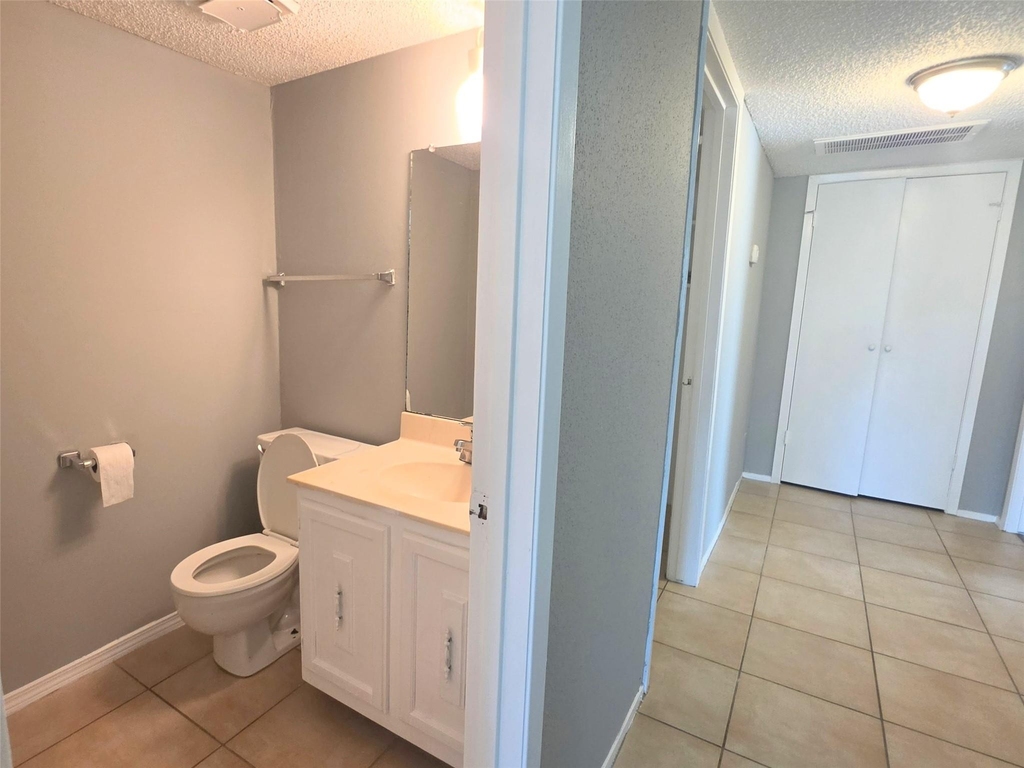 10526 Chapel Hill Drive - Photo 7
