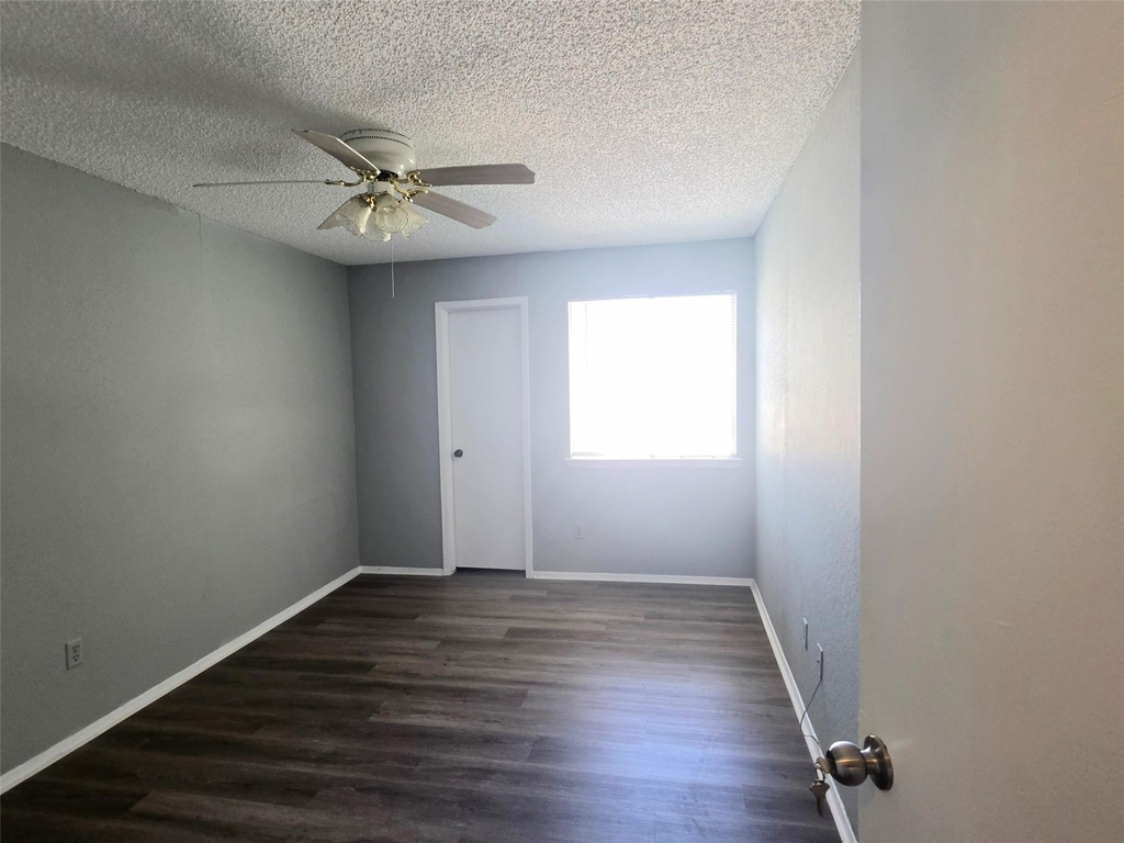 10526 Chapel Hill Drive - Photo 18
