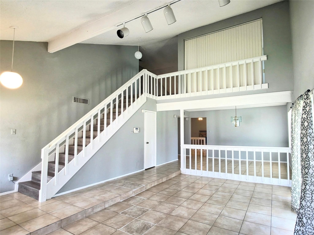 10526 Chapel Hill Drive - Photo 3