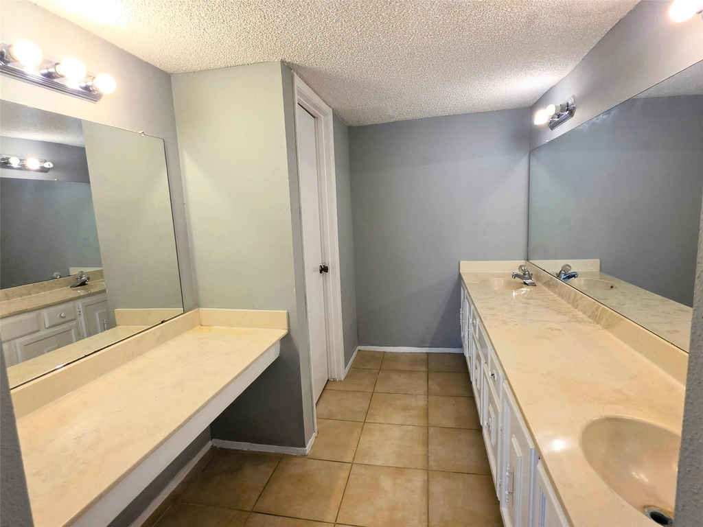10526 Chapel Hill Drive - Photo 10