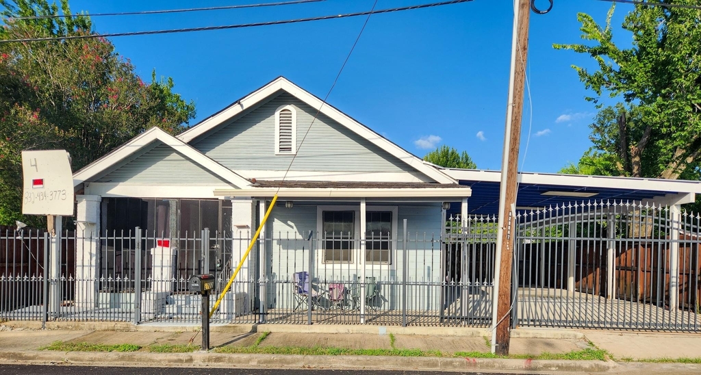 2222 Hogg Street - Photo 1