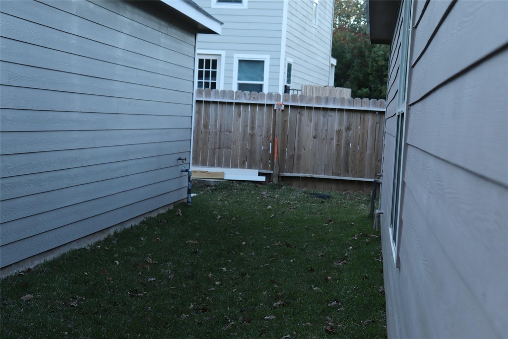 11633 Vistawood Street - Photo 2