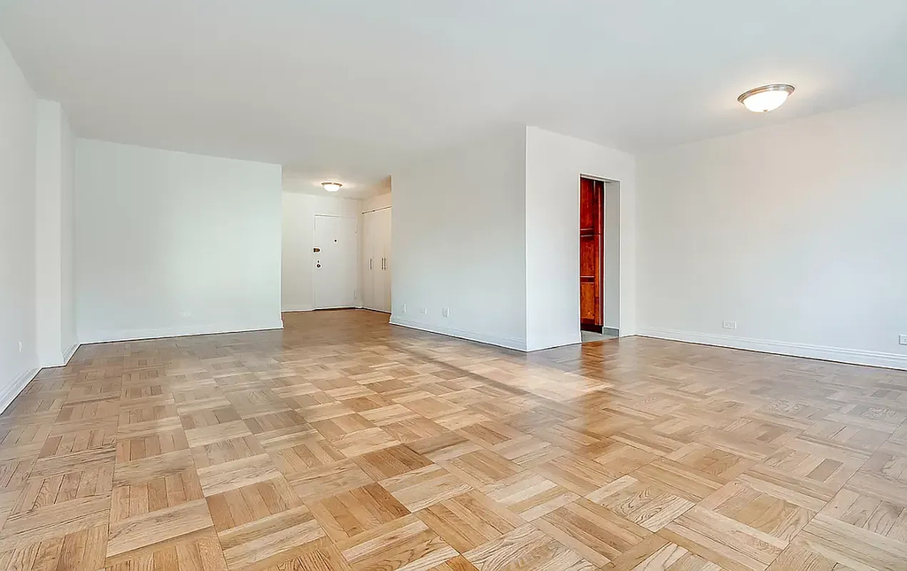  East 71st Street - Photo 1