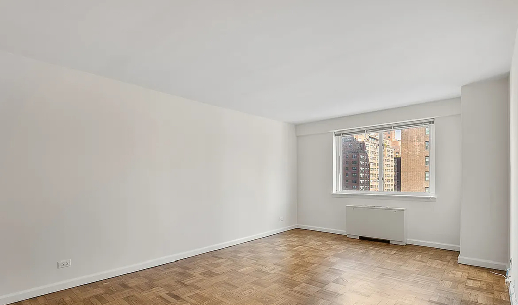  East 71st Street - Photo 2