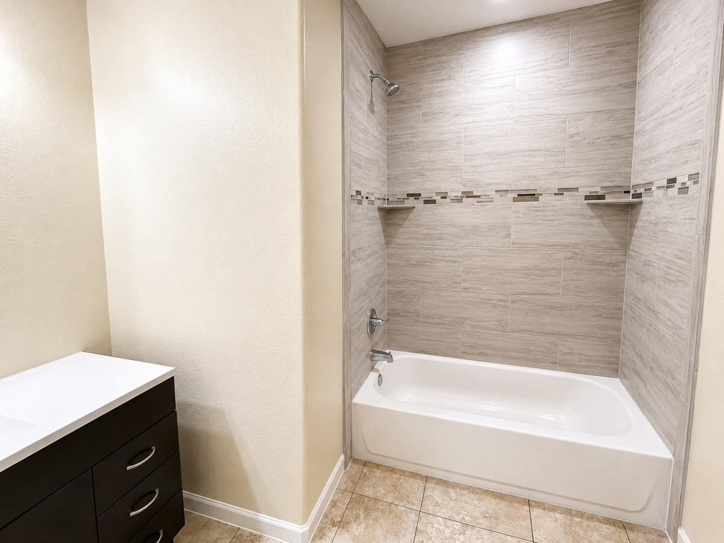 713 E 32nd Street - Photo 8