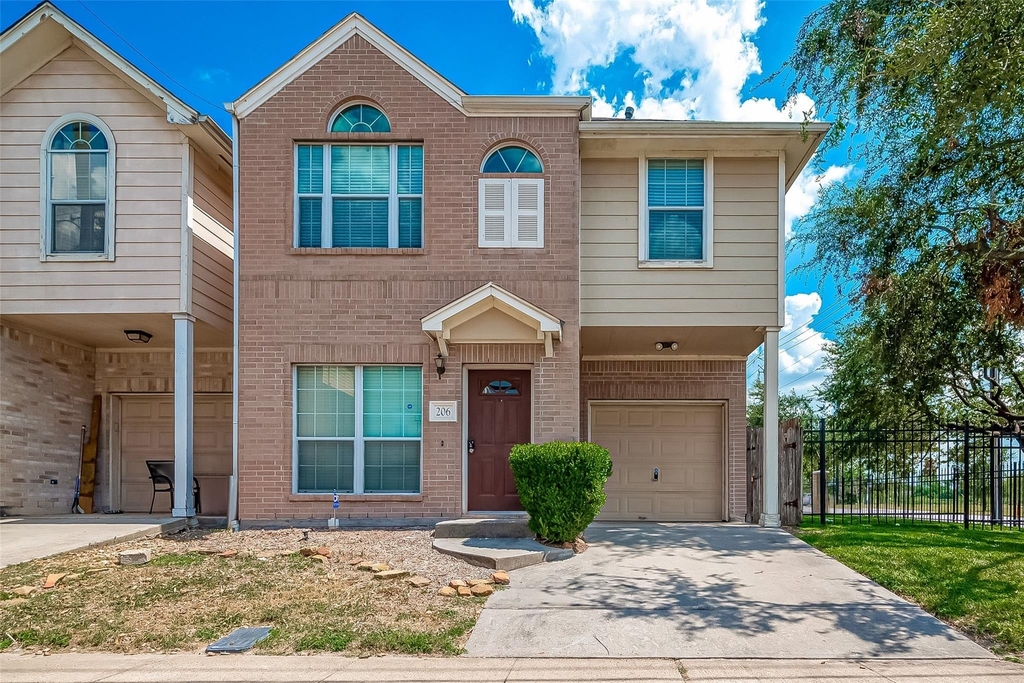 206 Sydnor Street - Photo 0
