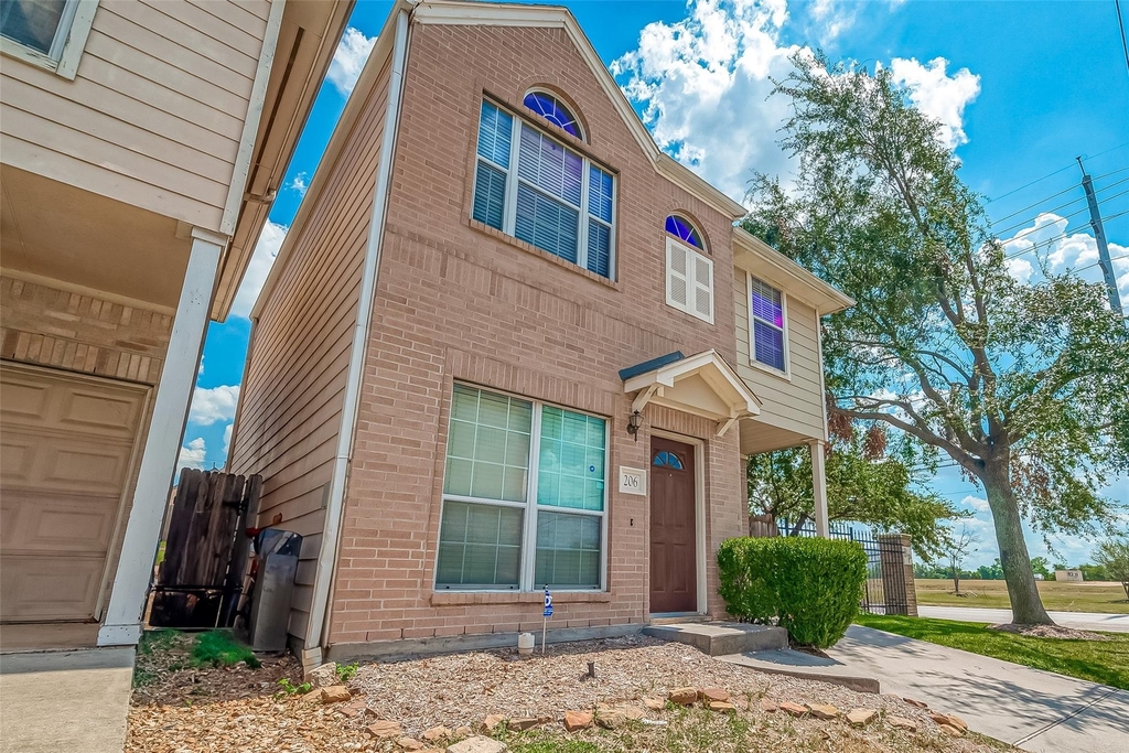 206 Sydnor Street - Photo 2